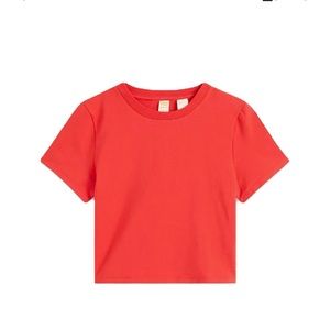 $8 Levi’s Red Cropped T-Shirt Size S